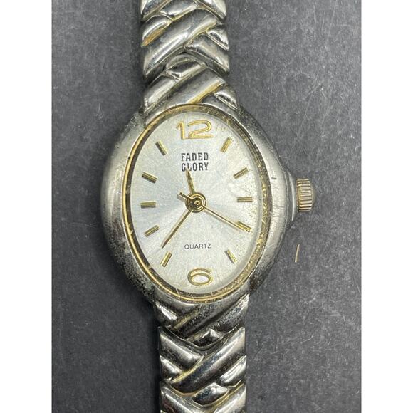 Faded Glory #FG092 Women's Quartz Watch Silver Gold Tone Link Band 19.7mm 6 3/4" - Picture 1 of 10